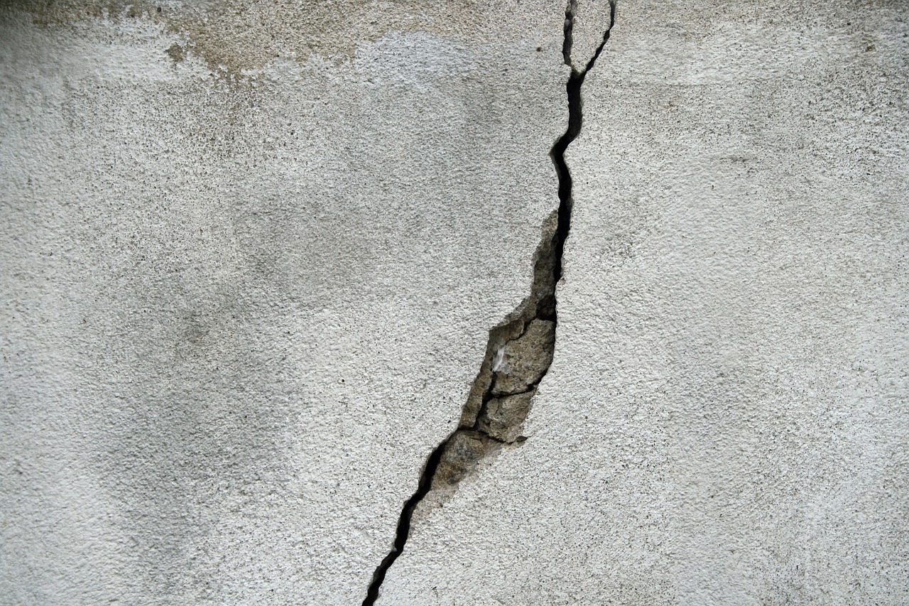 Twardy beton nie musi być problemem – diamentowe cięcie i wiercenie w betonie.